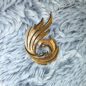 Vintage Trifari flame Leaf Brooche
